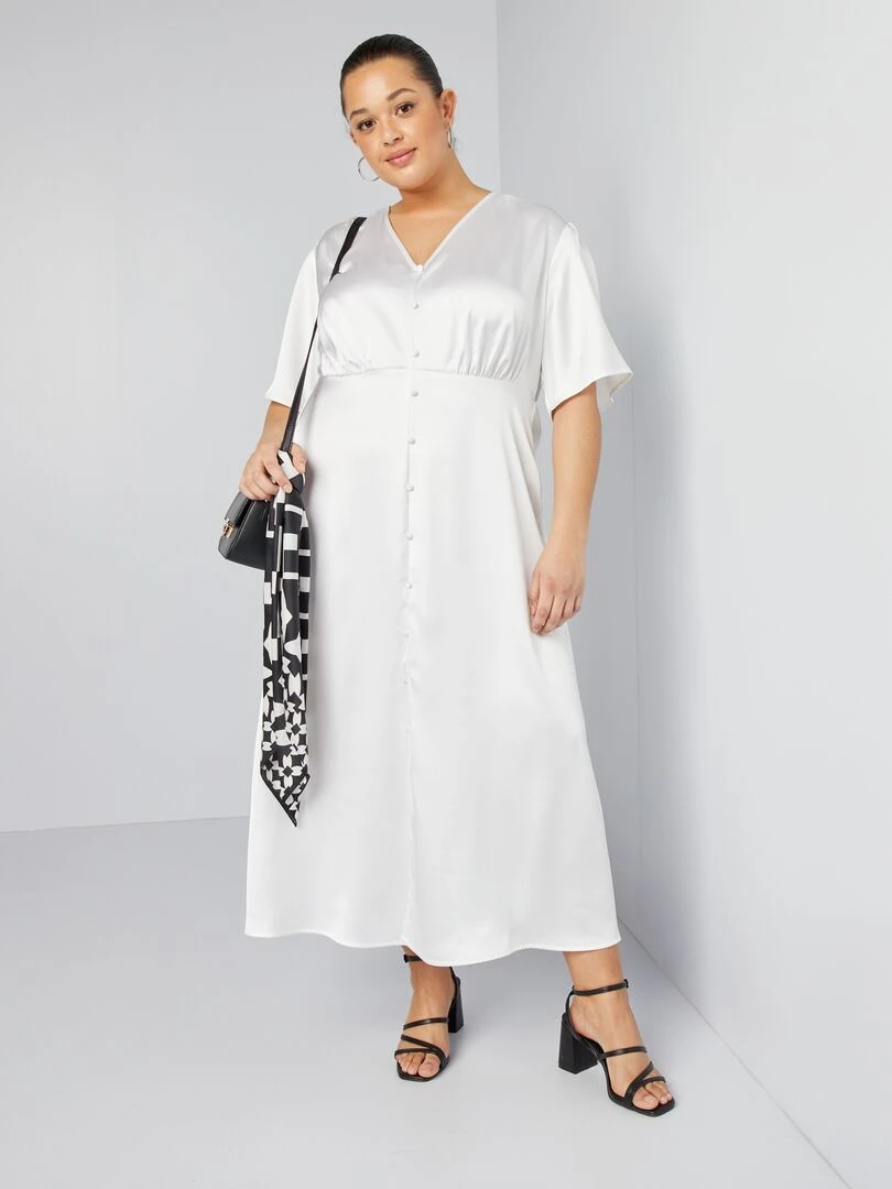 Robe longue satinée blanc