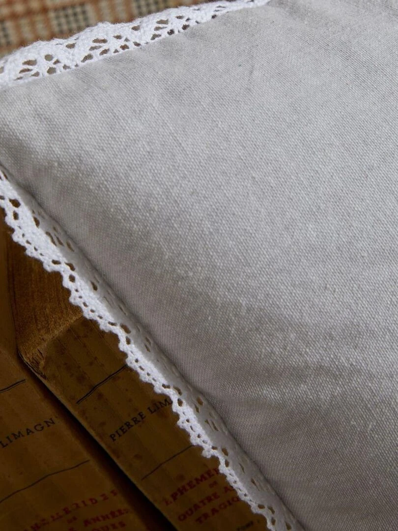 Coussin déhoussable finition dentelle 'CHARME' 'TODAY'   Gris