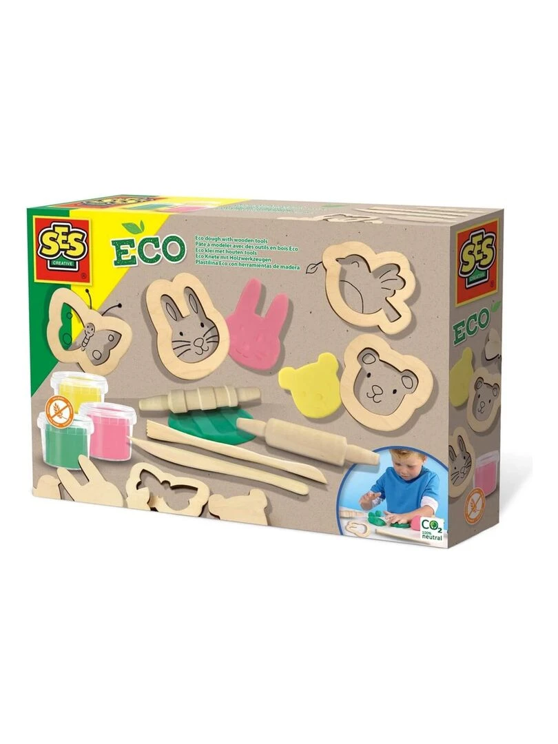 Pâte à modeler avec des outils éco N/A