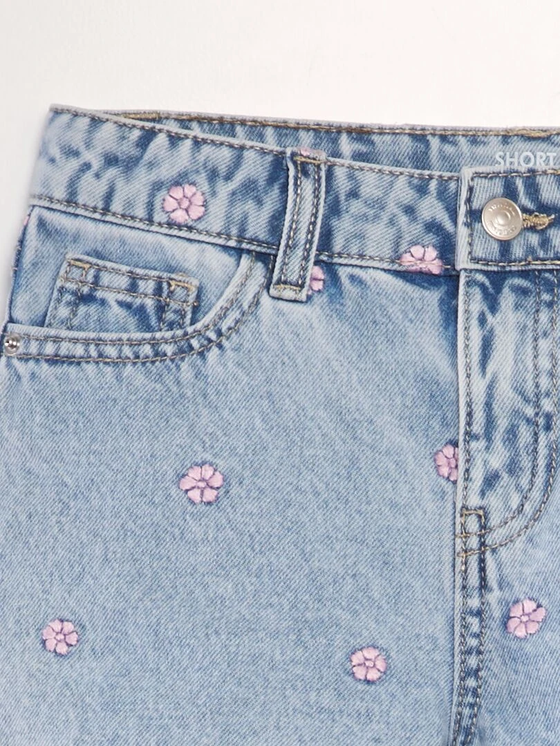Short en jean à broderies   Fleurs roses