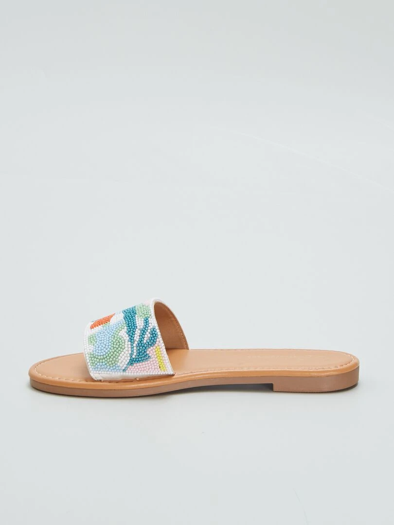 Mules plates avec bride à perles   Blanc/bleu/orange