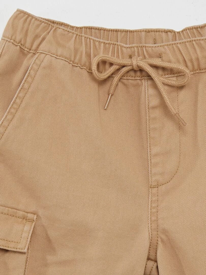 Bermuda droit avec poches sur les côtés   Beige