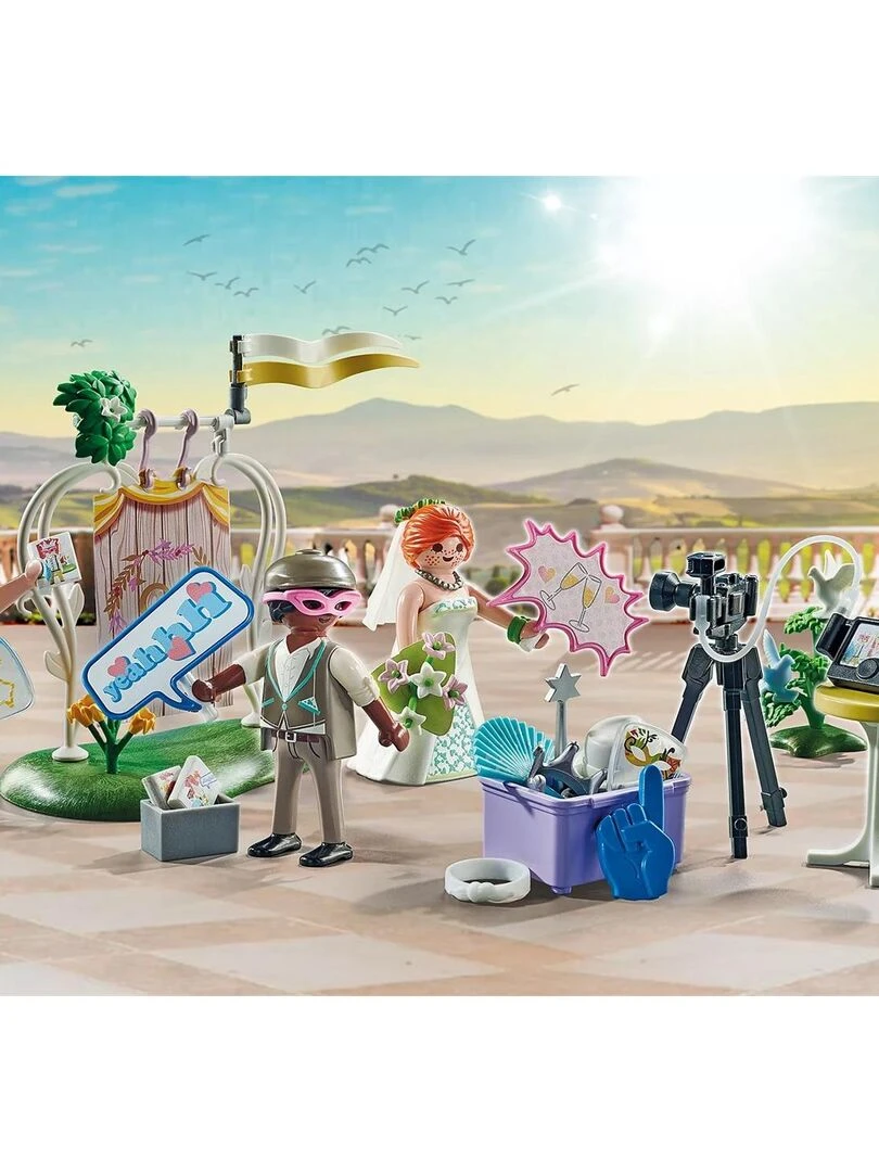 City Life Couple de mariés et appareil photo   N/A