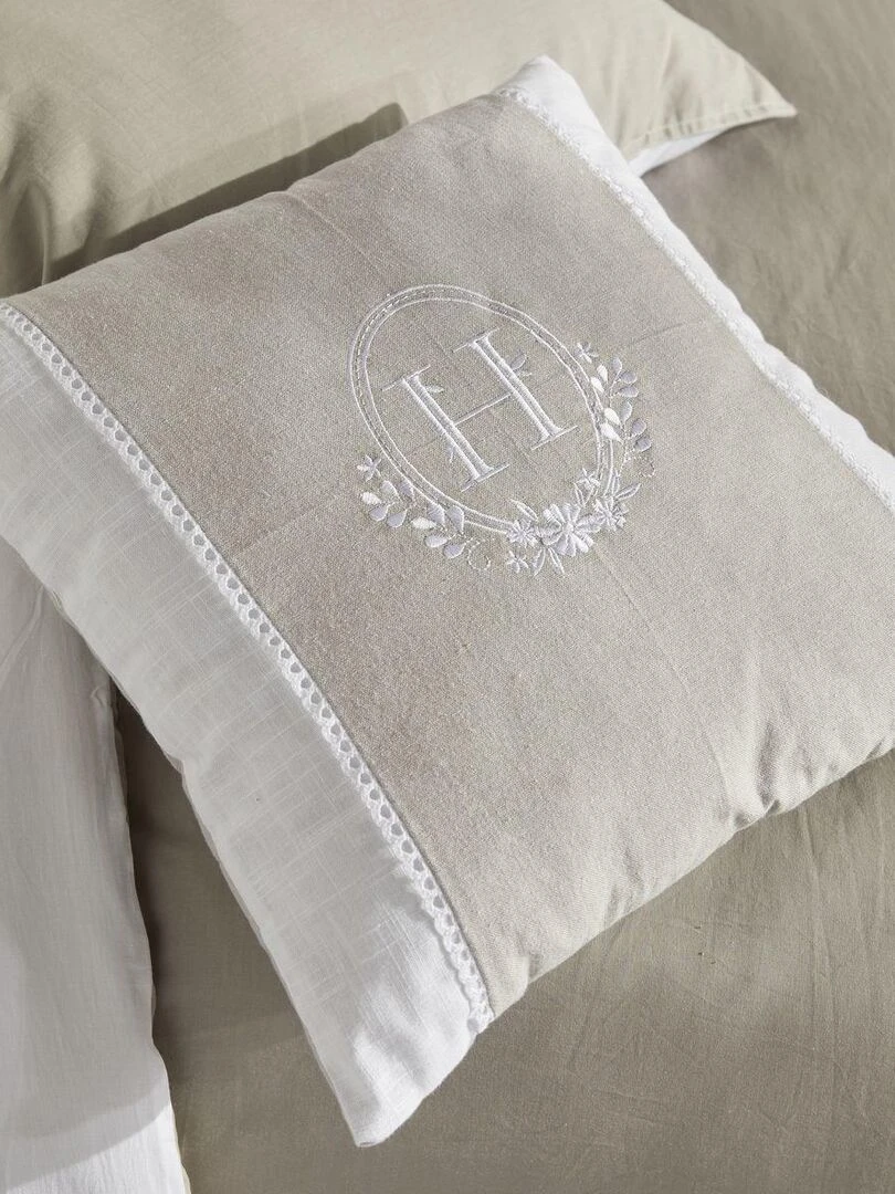 coussin déhoussable brodéet dentelle 'CHARME' 'TODAY' Beige