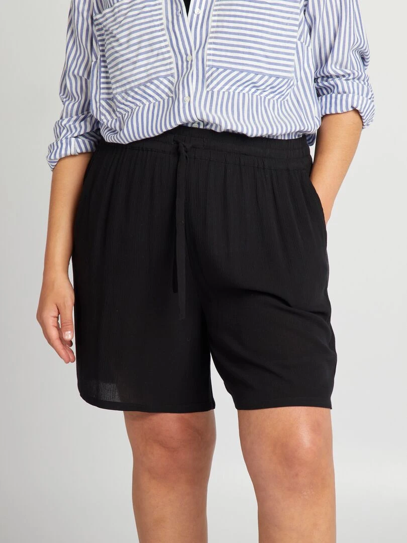Short droit en maille crêpée noir