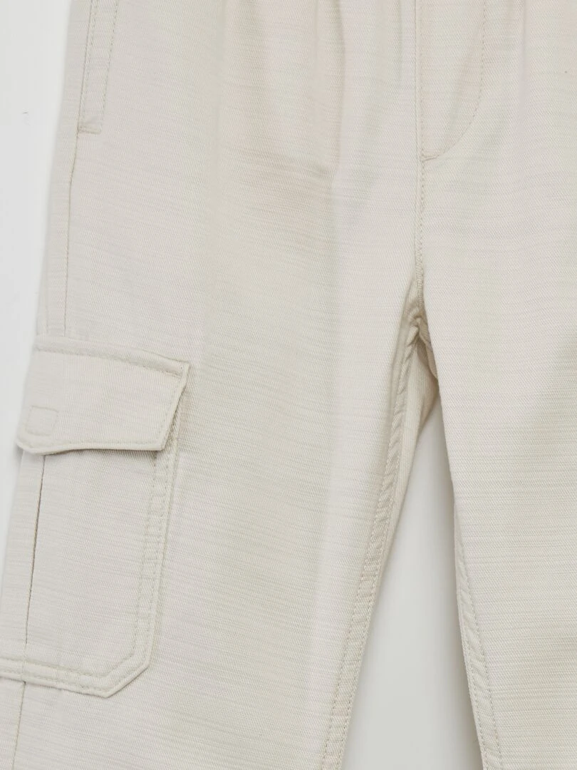 Pantalon avec poches à rabat   gris lune