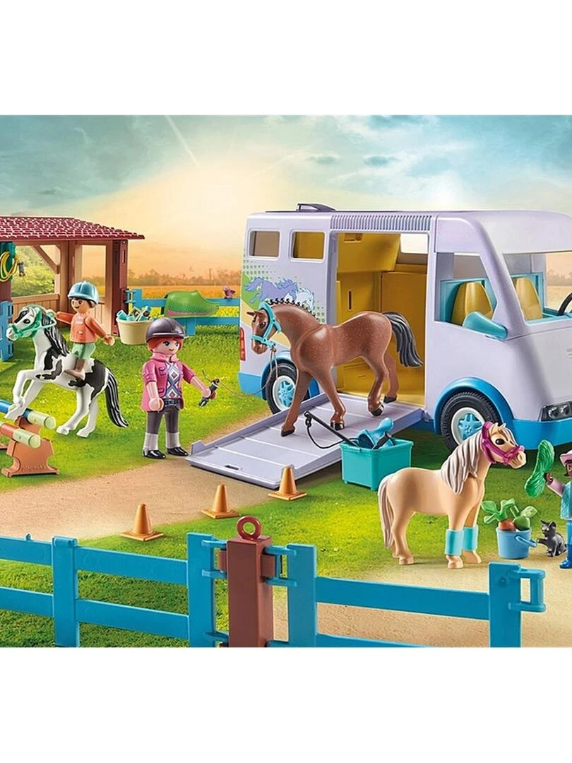 Van pour cheval et poneys avec enclos   N/A