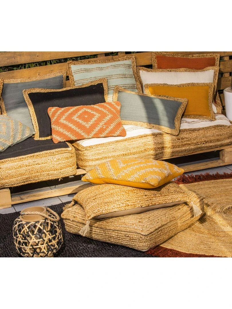 Coussin en coton et jute 'Deko&co'   Moutarde