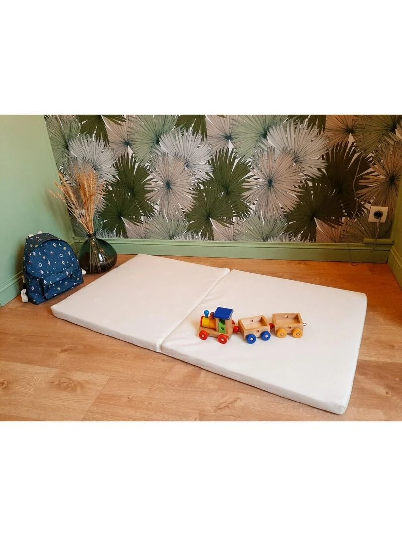 Tinéo Matelas bébé 60x120cm pliant 2 parties Blanc