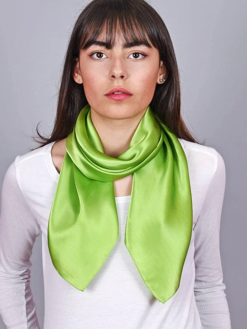 Carré de soie Premium Uni Vert pistache