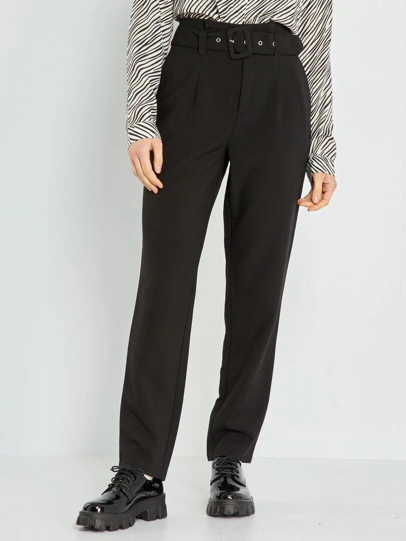 Pantalon carotte avec ceinture noir