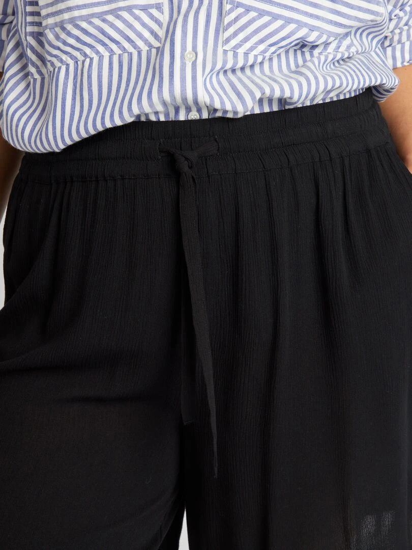 Short droit en maille crêpée   noir