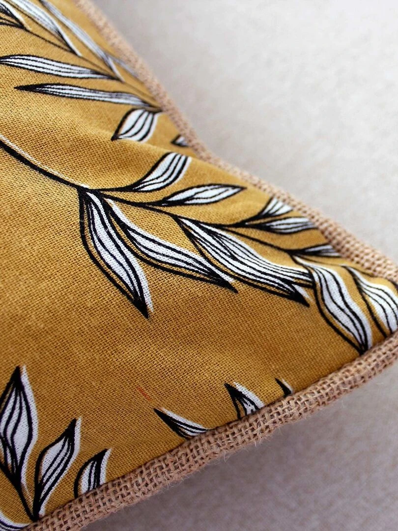 Coussin imprimé et galonné en corde de jute   Jaune