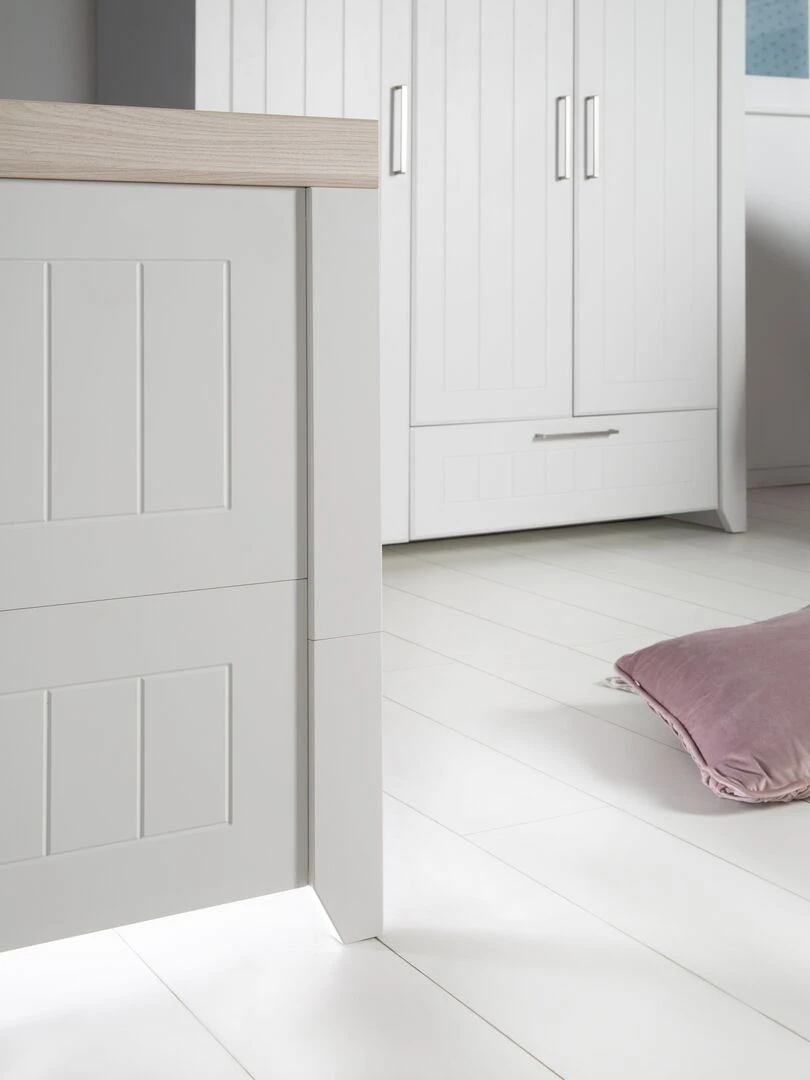 ROBA Lit bébé évolutif "Helene"   70x140   Hauteur Réglable   0 à 7 Ans   Gris clair/Décor Bois   Gris clair