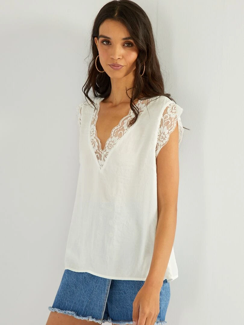 Blouse satinée avec dentelle   blanc