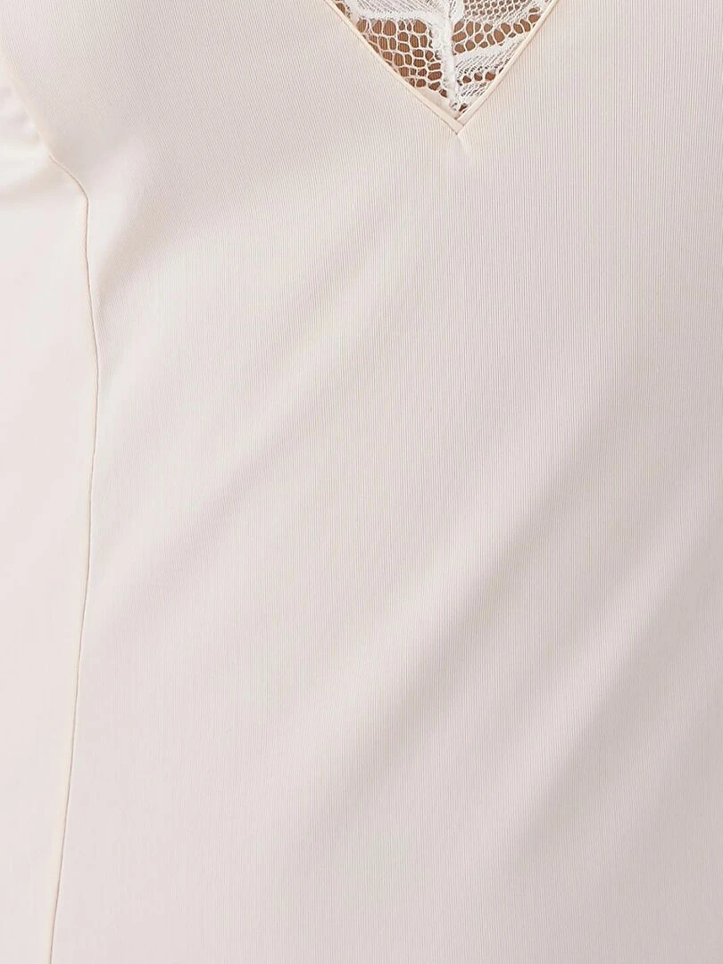 Fond de robe avec incrustations de dentelle   Damart   Rose pâle