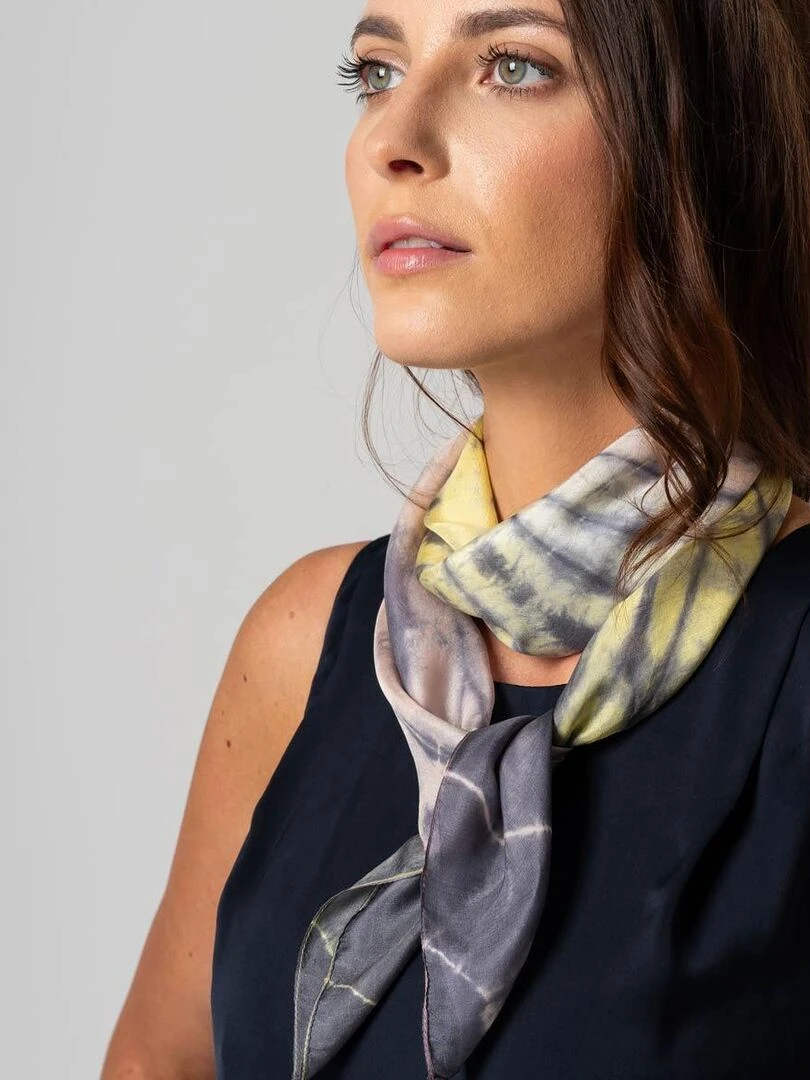 Carré de Soie Tie Dye May Artisanat VietNam Gris