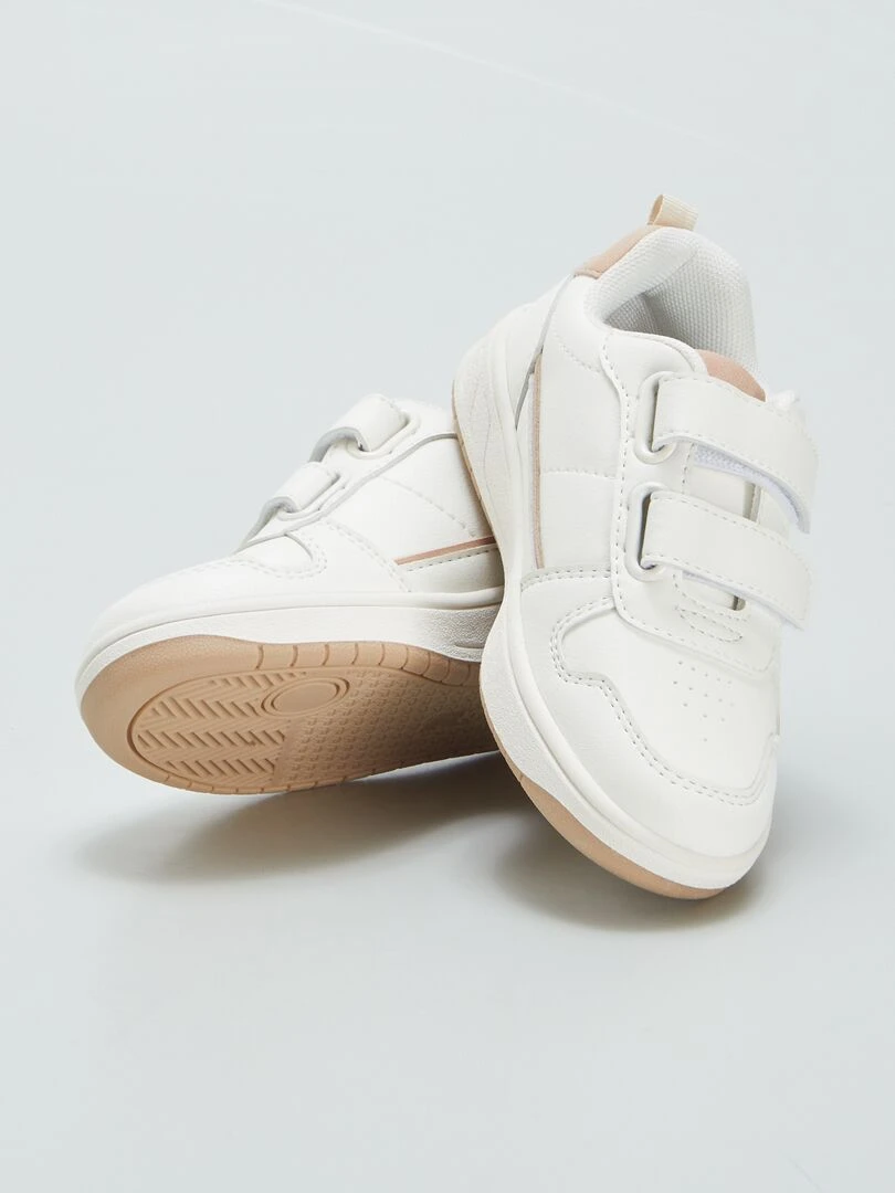 Baskets à scratchs   blanc