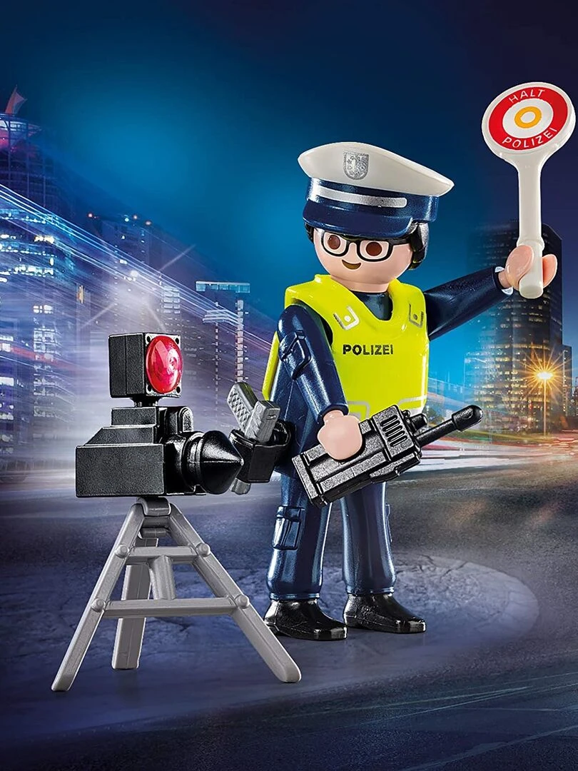 Policier avec radar   N/A