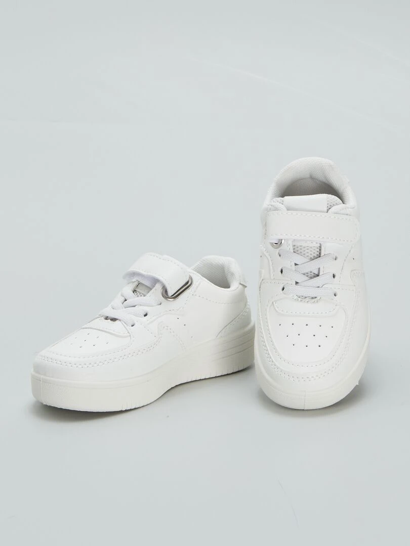 Baskets basses avec scratch et lacets   Blanc
