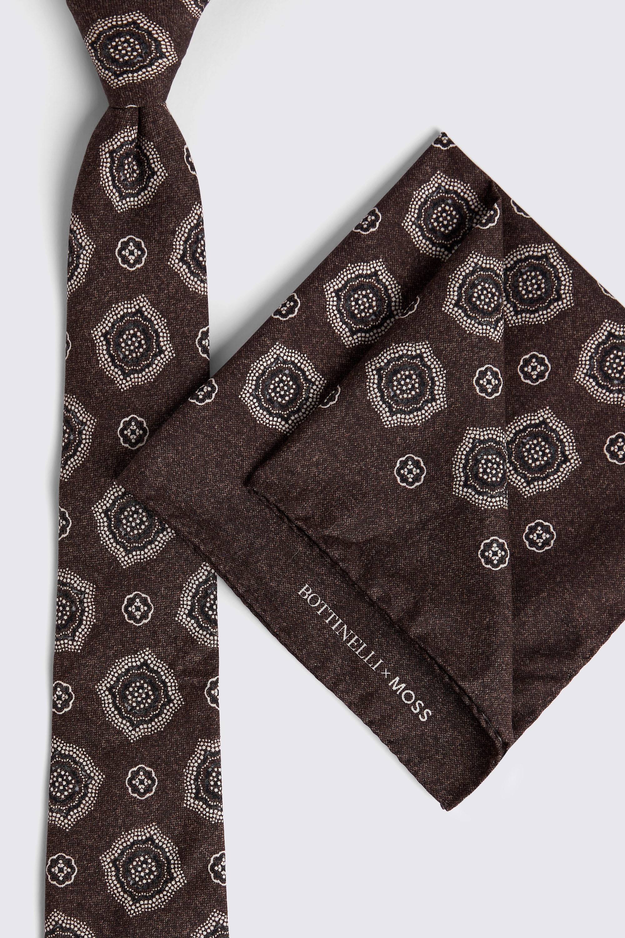 Bottinelli Cappuccino Silk Jumbo Medallion Pocket Square   Buy Online at Moss
