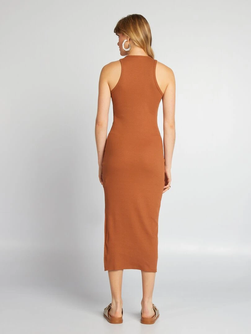 Robe longue en maille côtelée   Marron