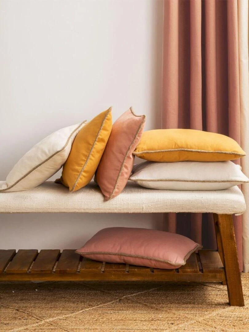 Coussin en coton recyclé avec piping jute 'Deko&co'   Rose clair