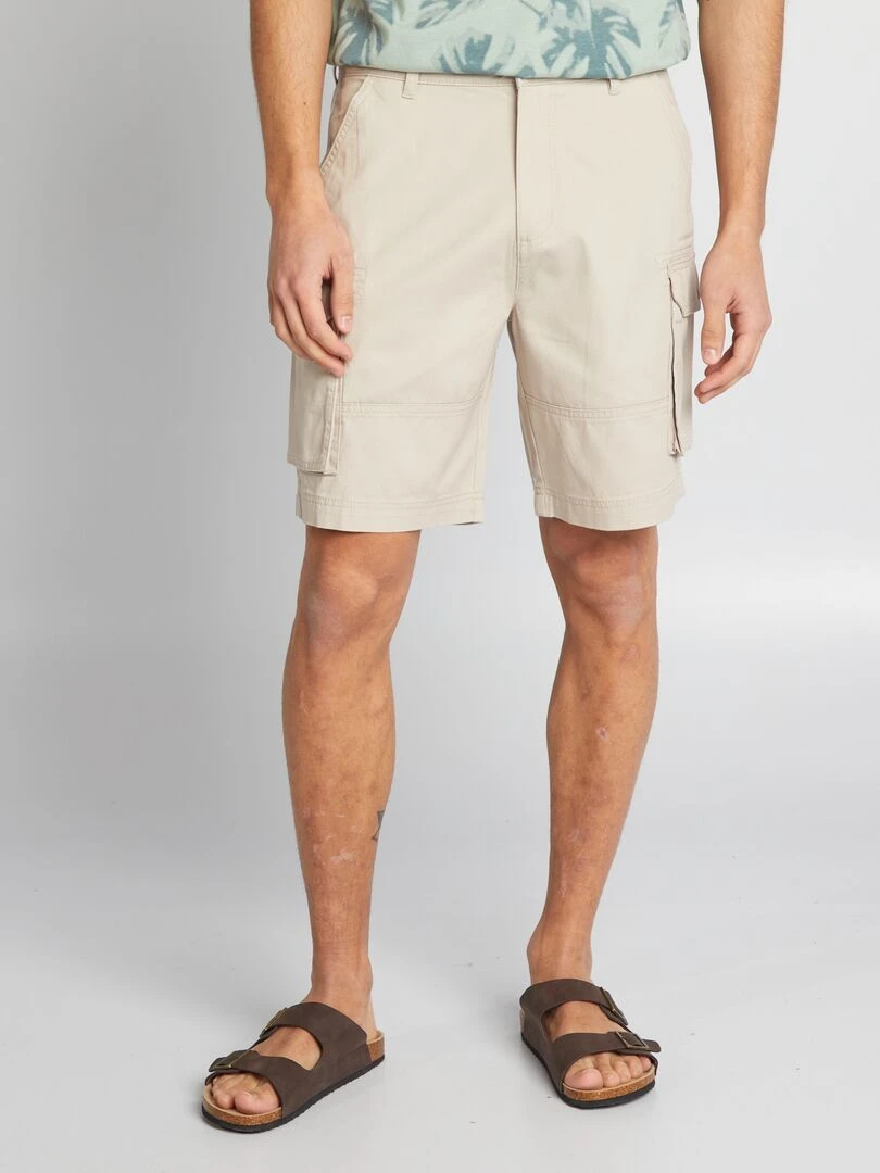 Short chino avec poches sur les côtés beige