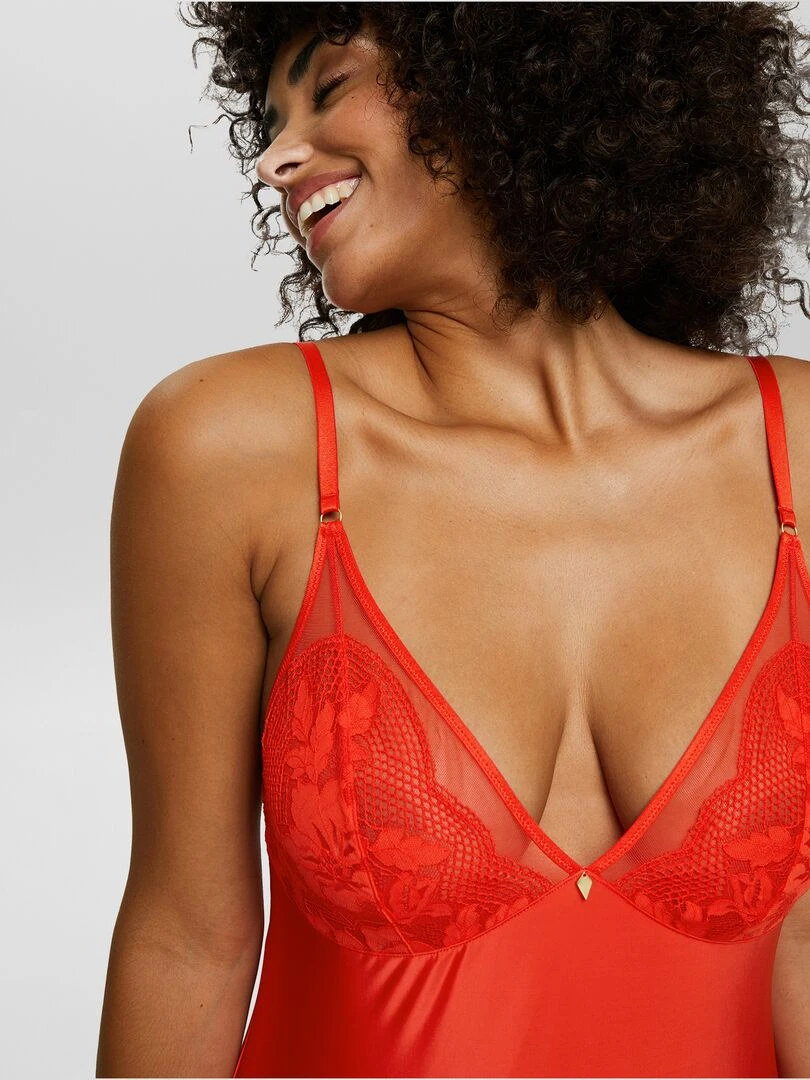 Nuisette satinée 'Sans complexe' Rouge