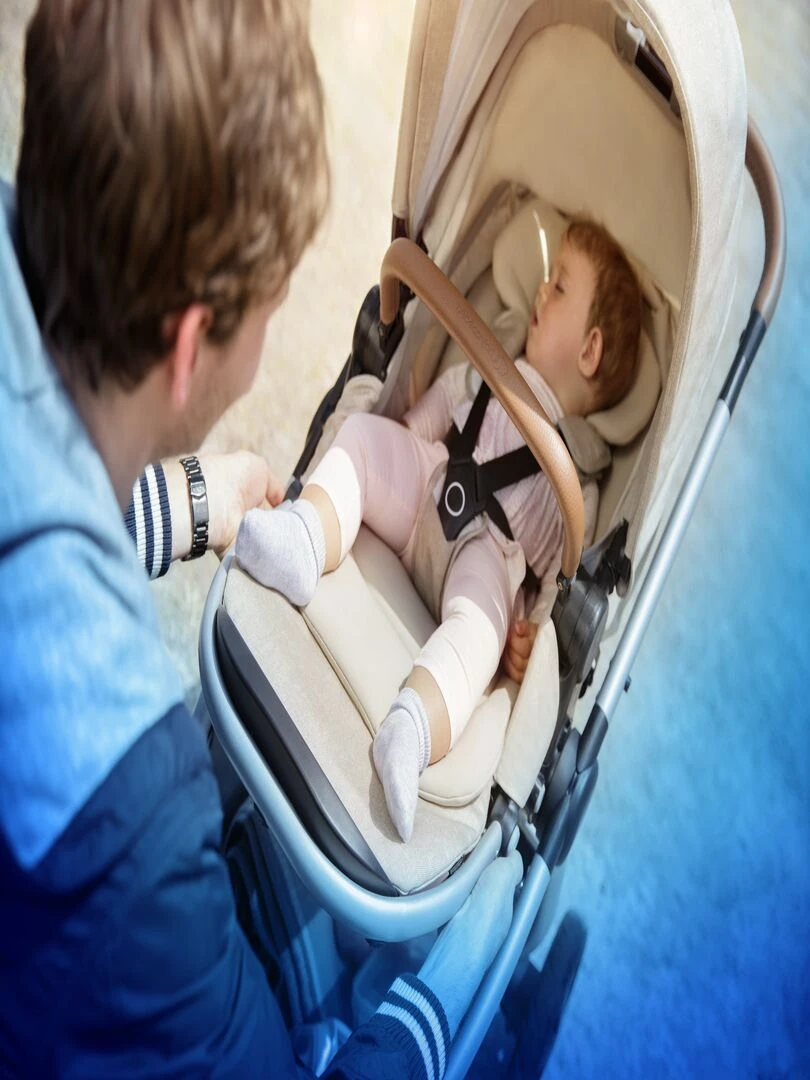 MAXI COSI Poussette citadine naissance confort Adorra2   Essential Black   Noir Noir