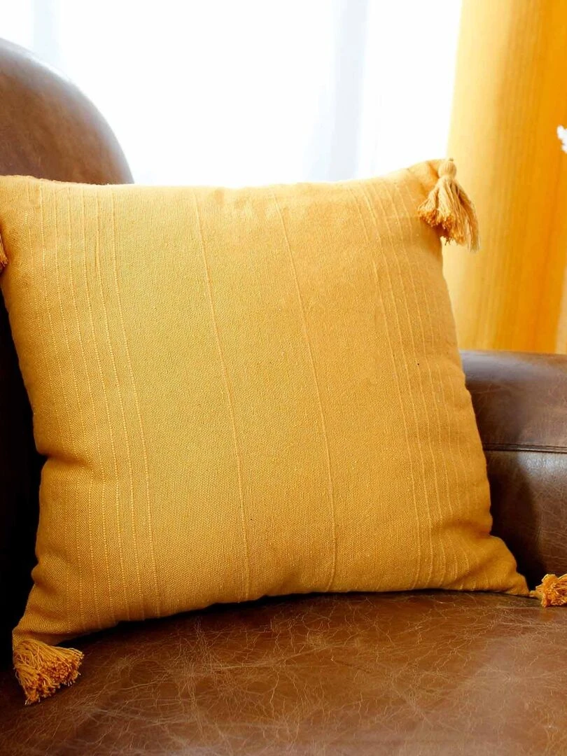 Coussin coton recyclé et pompons   Jaune moutarde