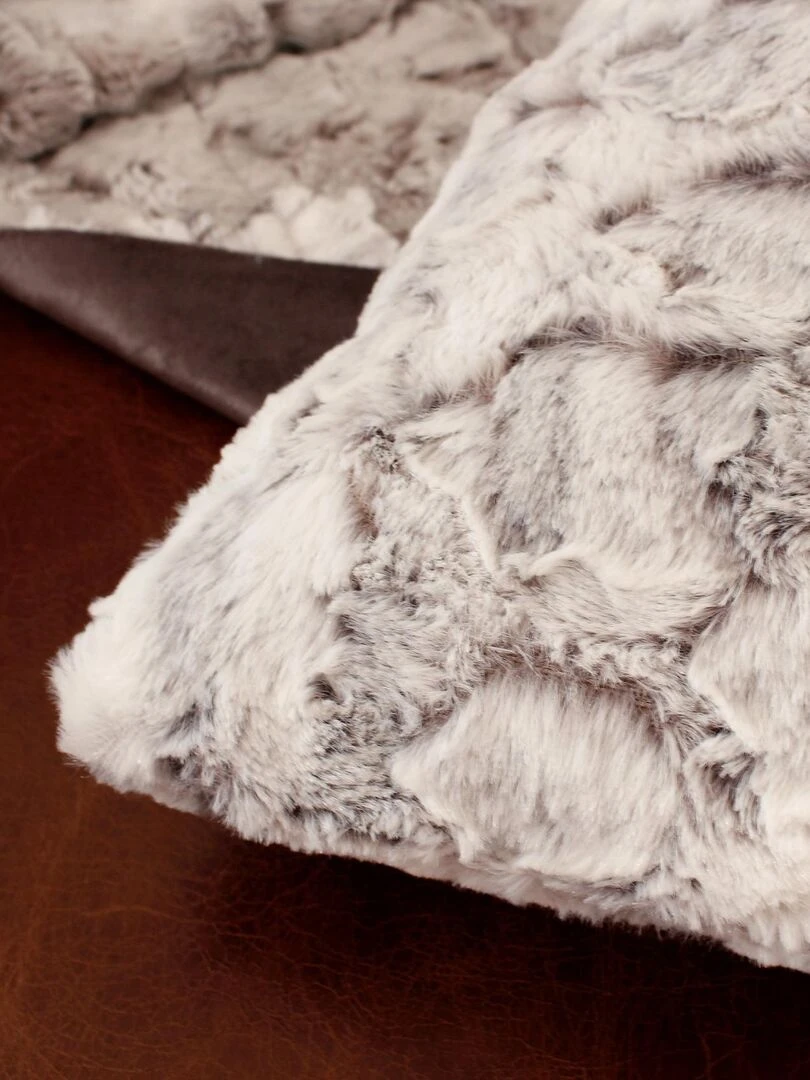Coussin en imitation fourrure Gris clair