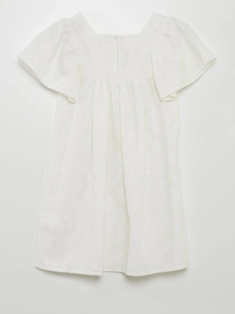 Robe avec broderies indiennes blanc