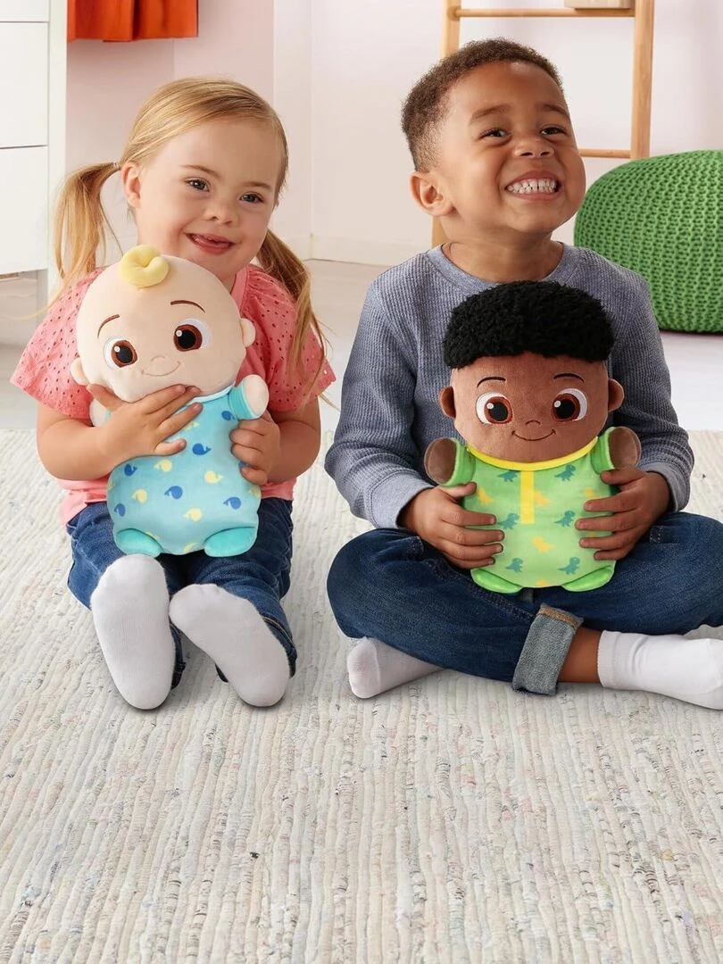 Squishmallows CoComelon JJ HugMees en pyjama   N/A