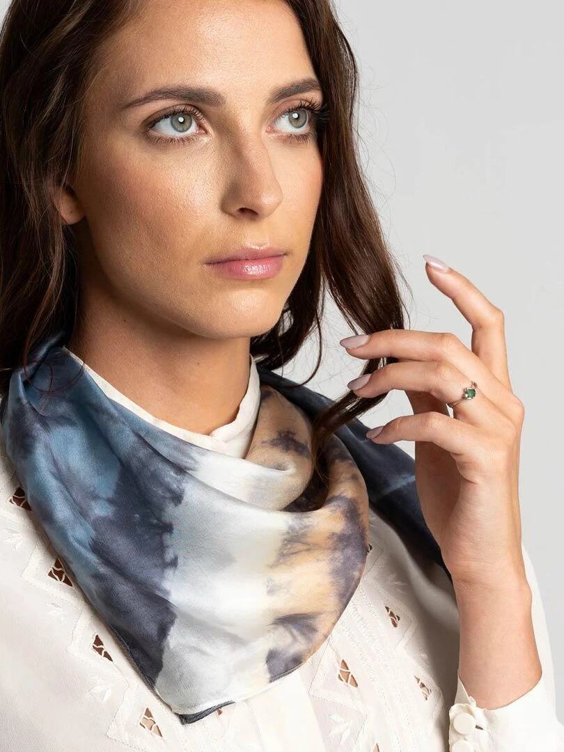 Carré de Soie Tie Dye Tao Artisanat VietNam Bleu