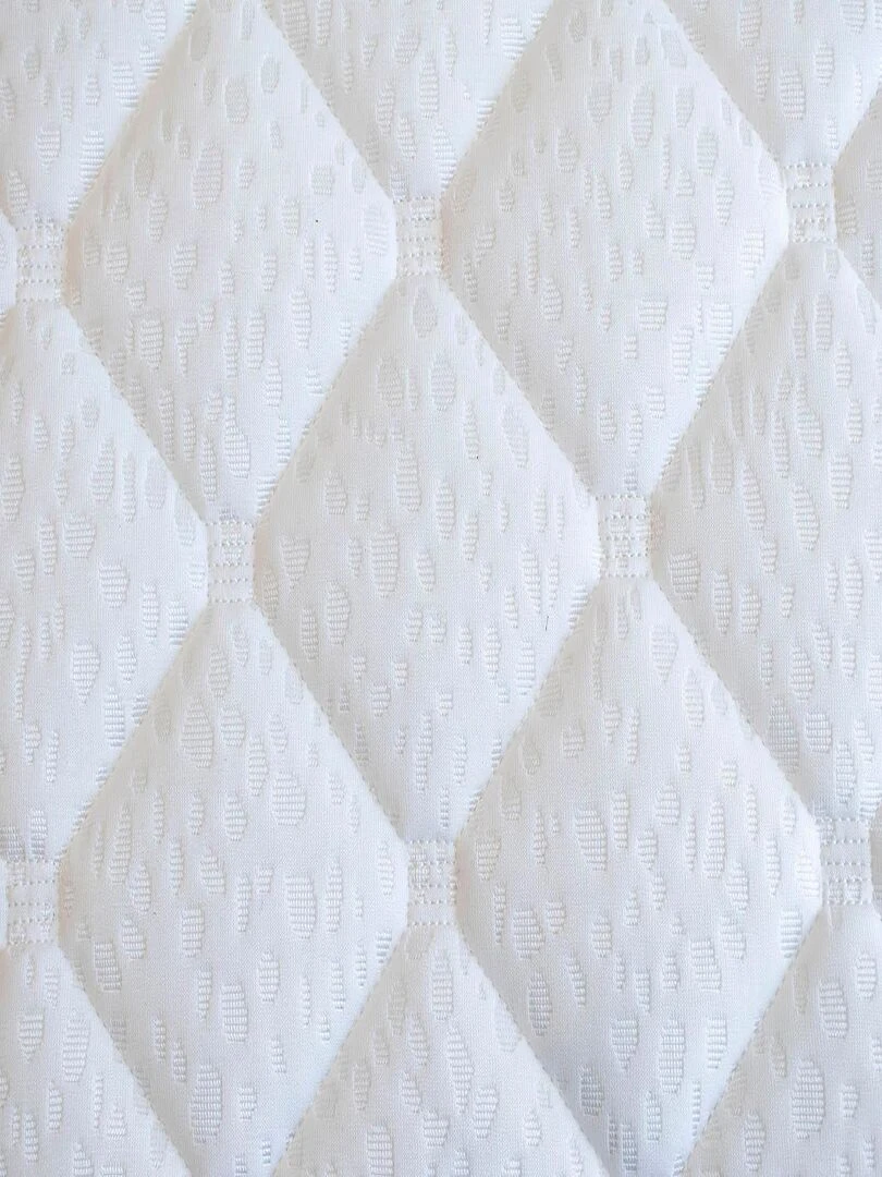Matelas bebe BABY STAR épaisseur 11 CM  Noyau perforé   Blanc