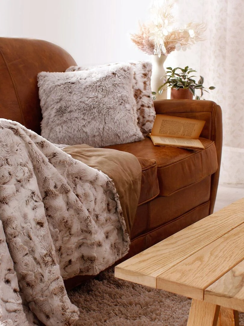 Plaid en imitation fourrure doublée polaire Taupe
