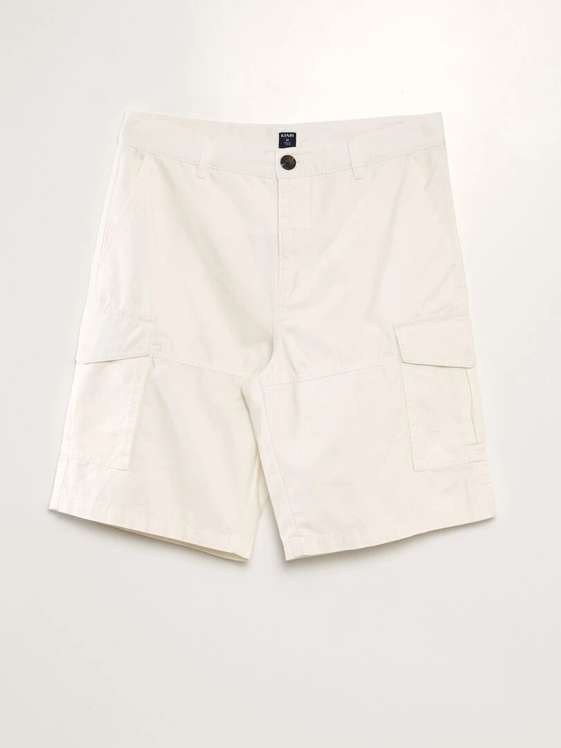 Bermuda avec poches sur les côtés blanc