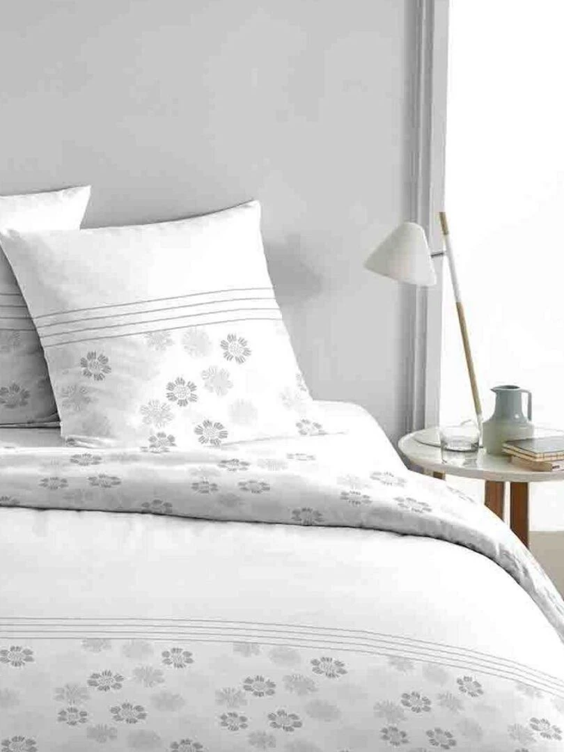 Housse de couette 220x240 cm + 2 taies d'oreiller 63x63 cm 100% Coton 57 fils Reine Blanc   Blanc