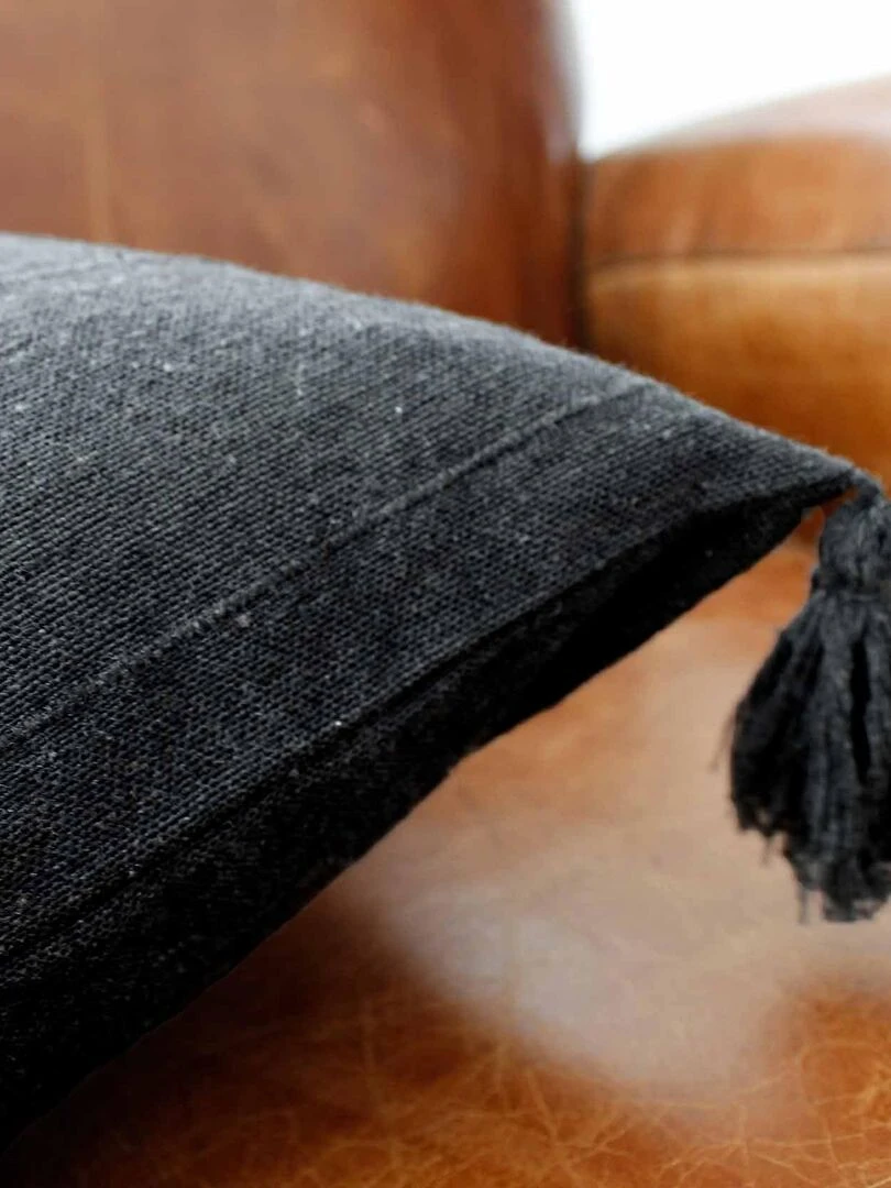 Coussin coton recyclé et pompons gris anthracite