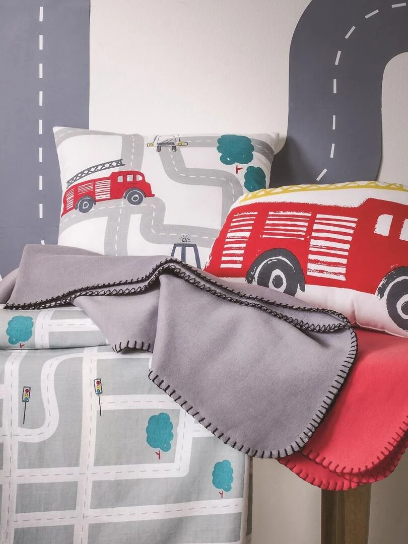 Future Home Lot 2 plaids gris et rouge polyester 130x150cm Multicolore