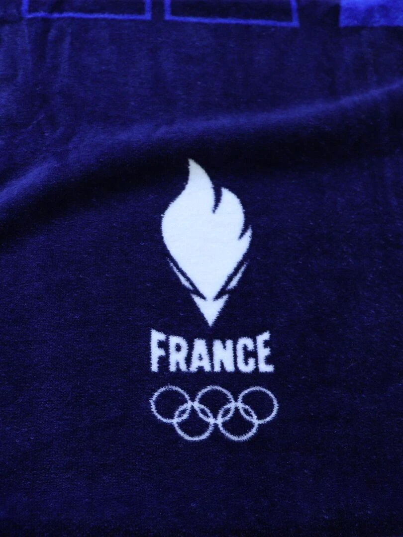 Drap de plage imprimé 100% coton  PARIS 2024 EQUIPE DE FRANCE OLYMPIQUE EQUIPE   Bleu marine