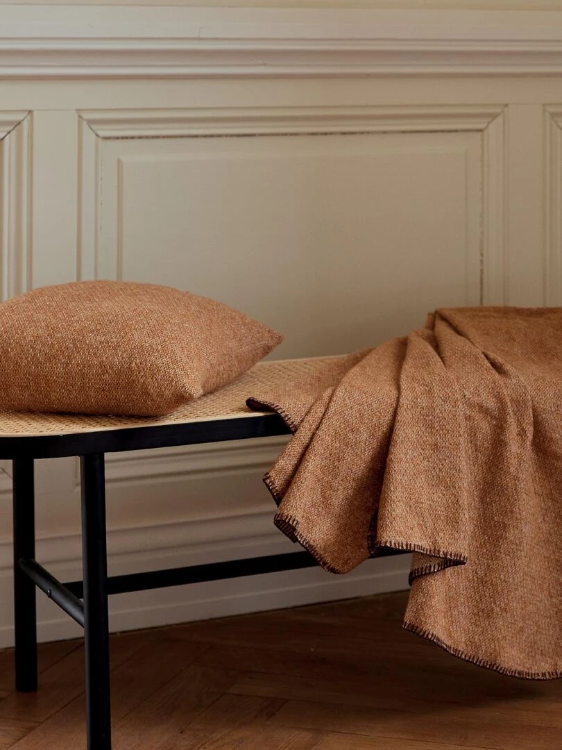 Housse de coussin en laine avec micro motif losange   Marron foncé