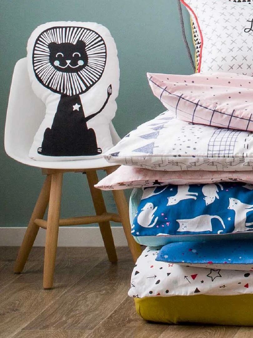 Future Home Coussin coton blanc avec lion noir 36x25cm Blanc