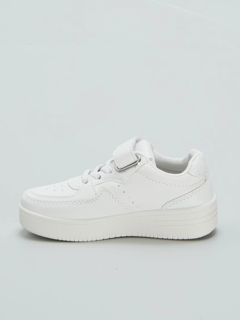 Baskets basses avec scratch et lacets   Blanc