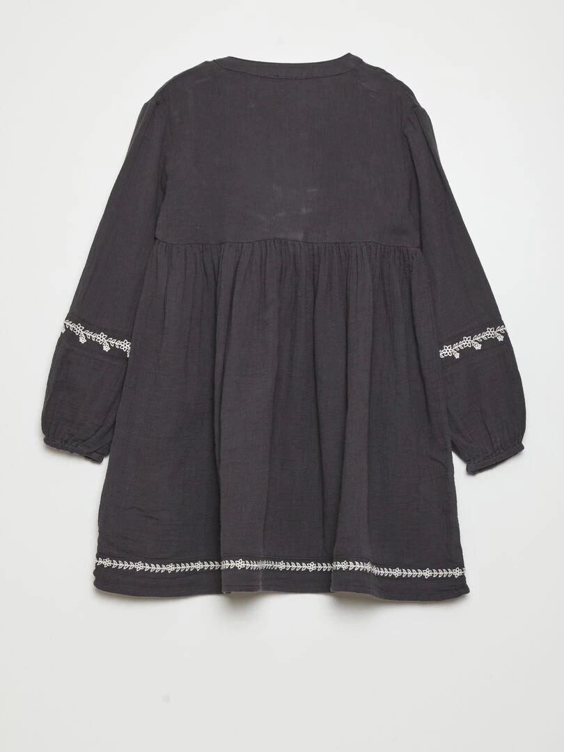 Robe gris foncé