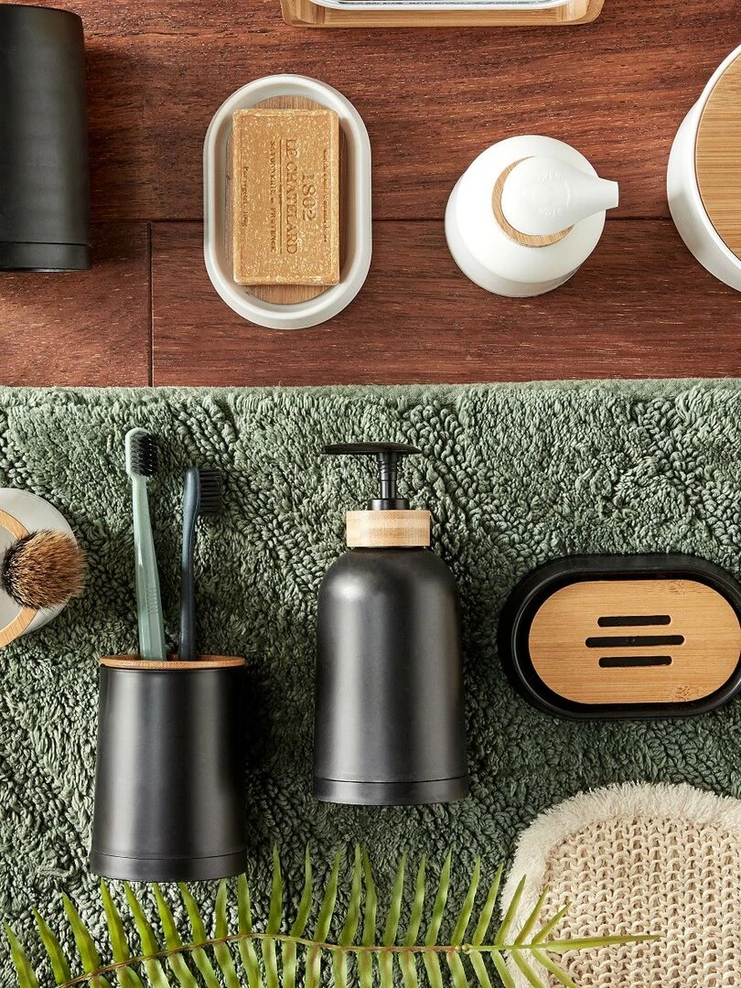 Guy Levasseur   Distributeur de savon en plastique et bambou   Blanc
