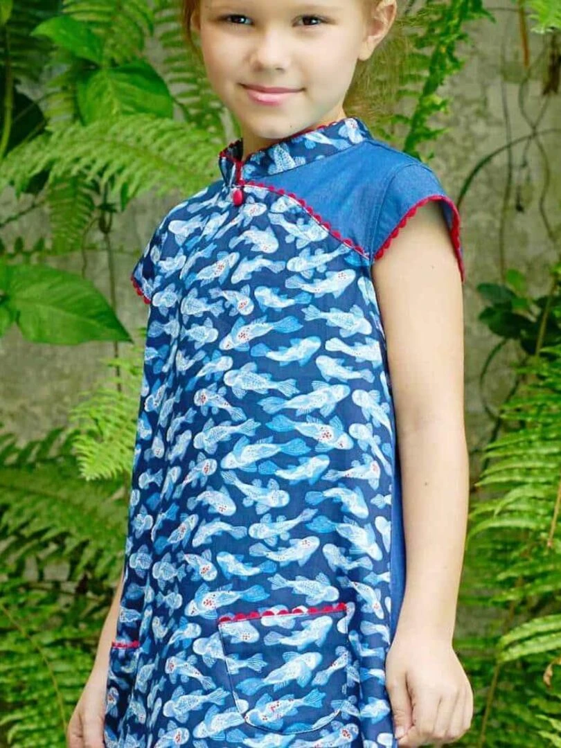 Robe Chinoise Fille  Poisson Koï Bleu  col Mao  ANNAM   'LA FAUTE A VOLTAIRE'   Bleu