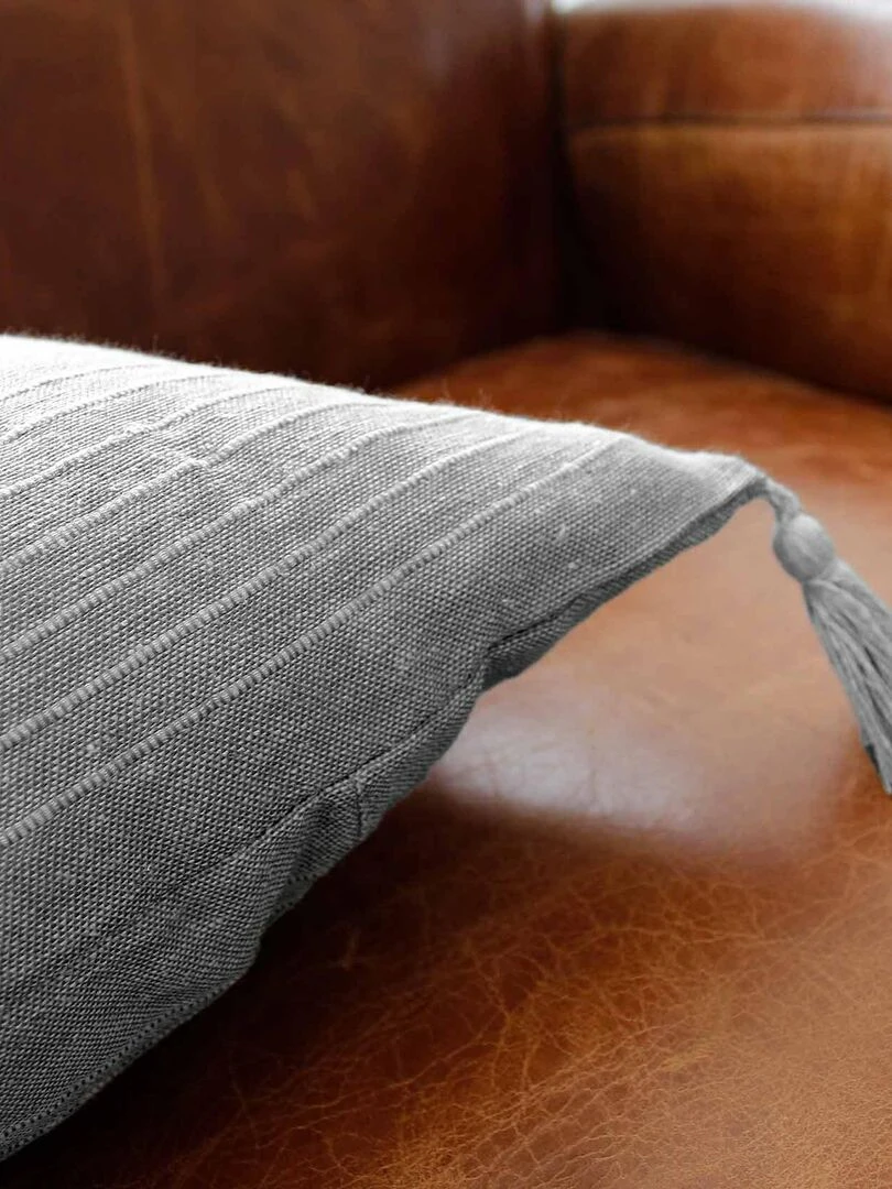 Coussin coton recyclé et pompons Gris clair