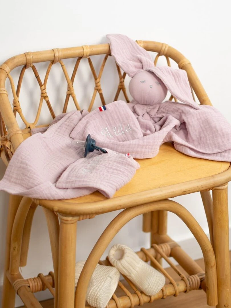 Doudou plat Lapin personnalisable  Jeanne   Rose